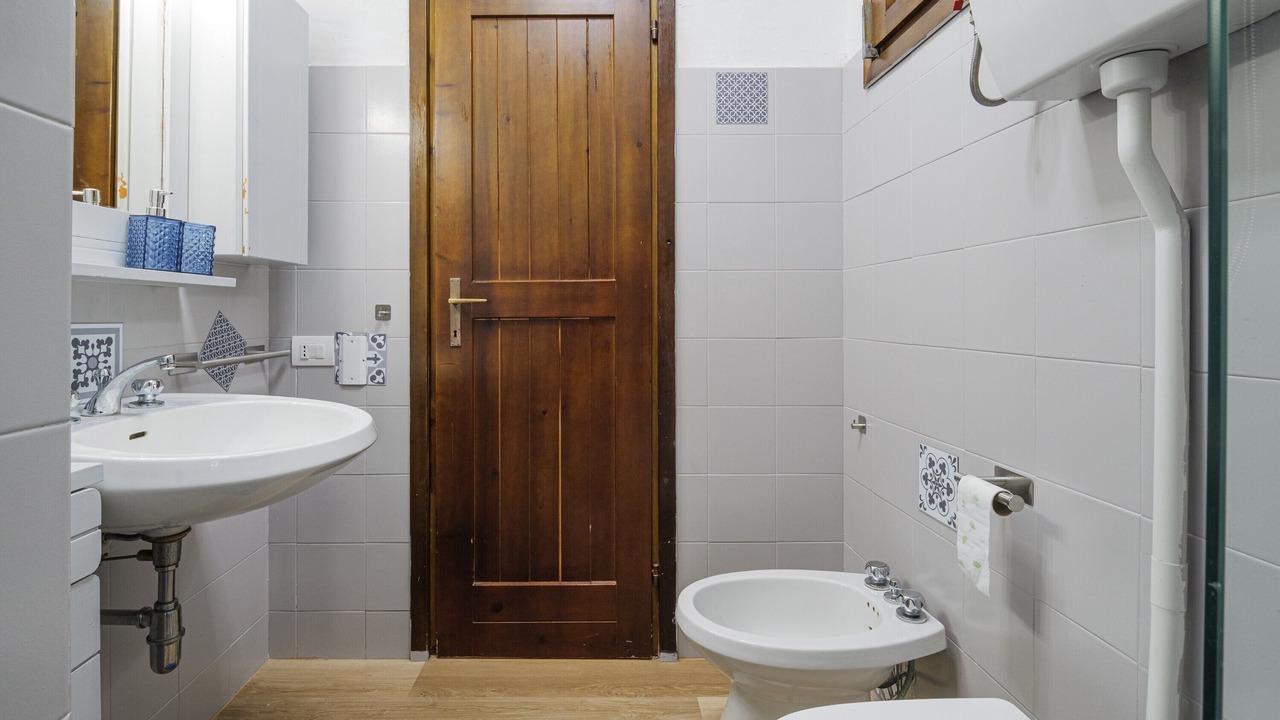 Photo of Bathroom in Baia Caddinas