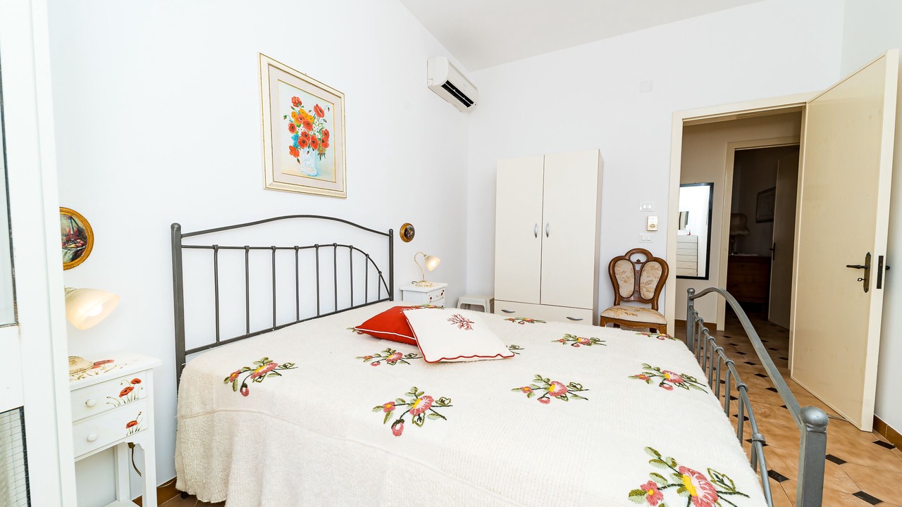 Photo of Bedroom in Lido Marini