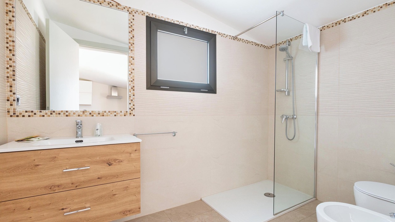 Photo of Bathroom in Parabita