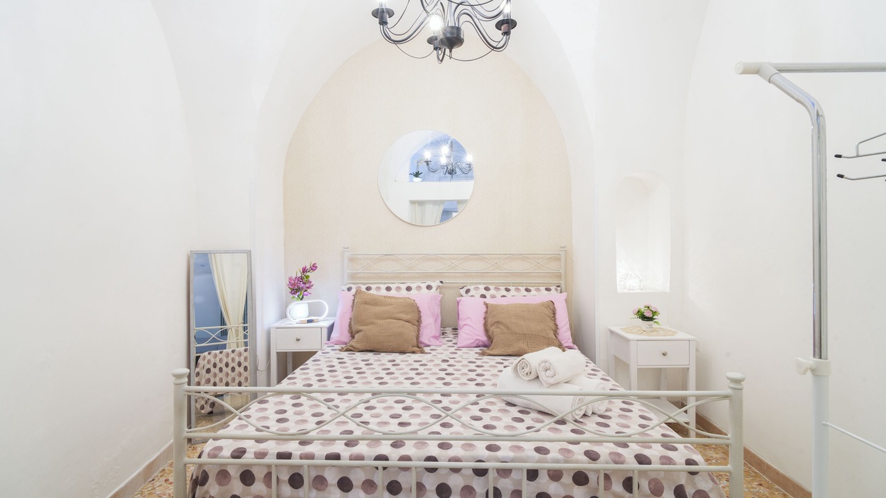 Photo of Bedroom in Gallipoli Historic Center