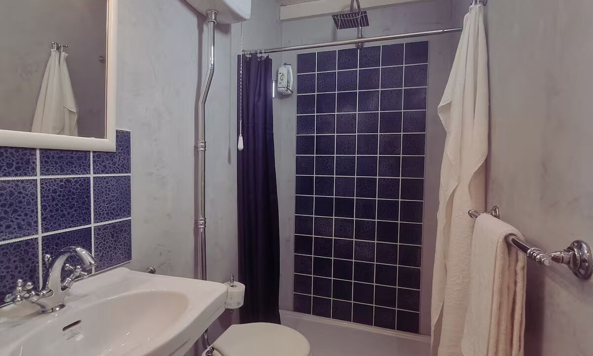 Photo of Bathroom in Noto Historic Centre