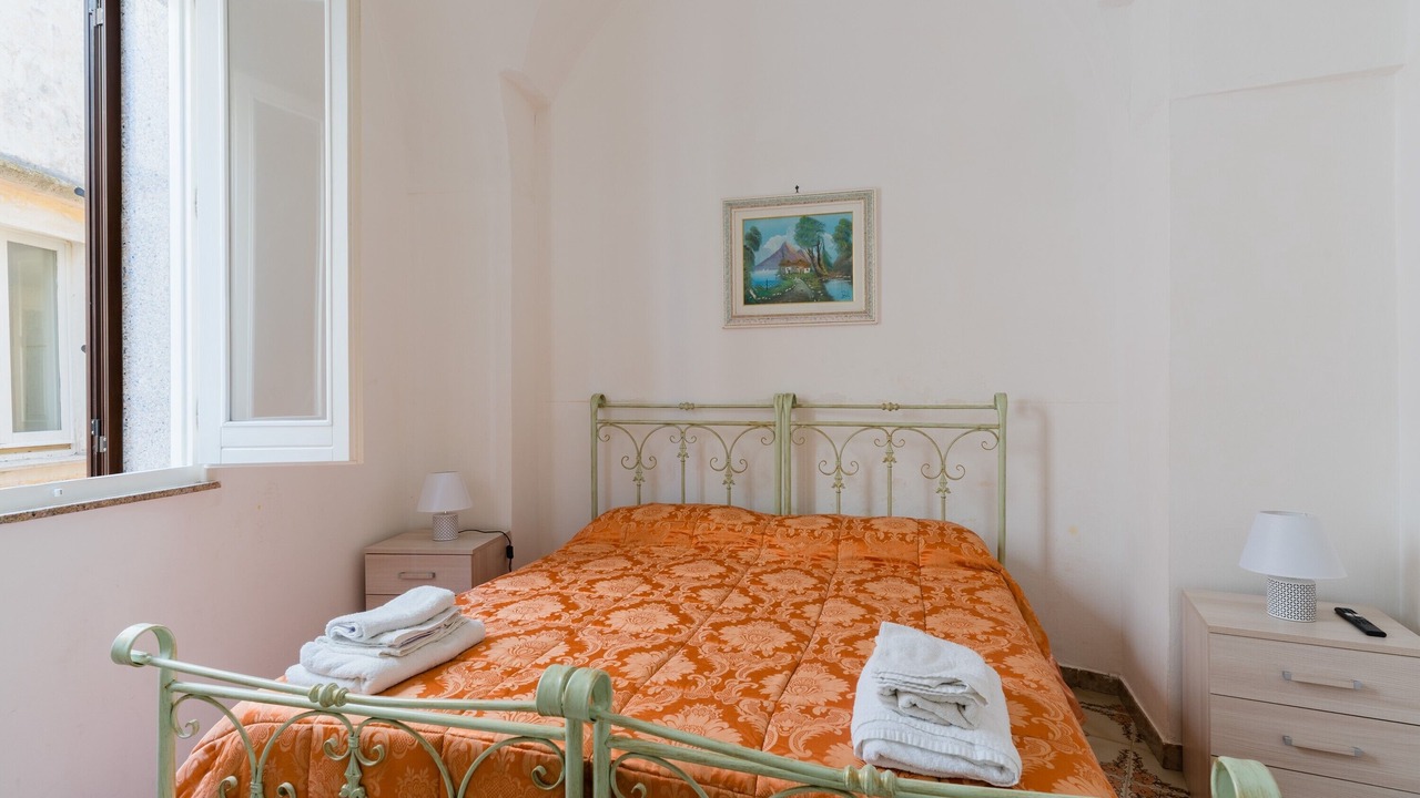 Photo of Bedroom in Gallipoli Historic Center
