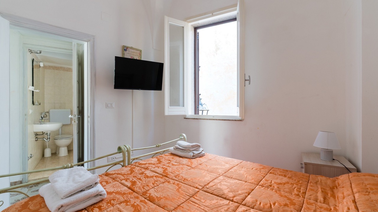 Photo of Bedroom in Gallipoli Historic Center