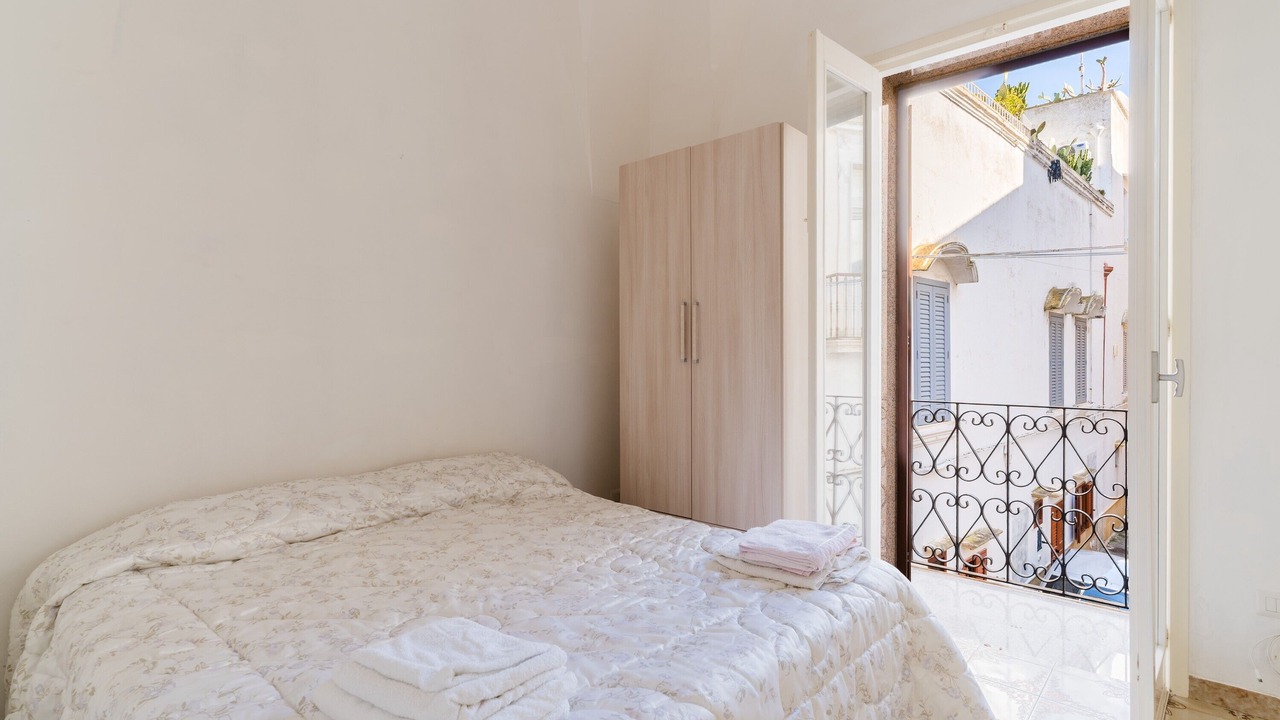Photo of Bedroom in Gallipoli Historic Center