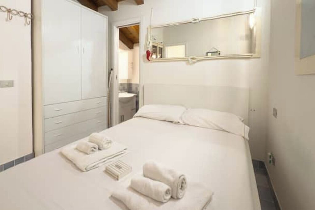 Photo of Bedroom in Baia Caddinas