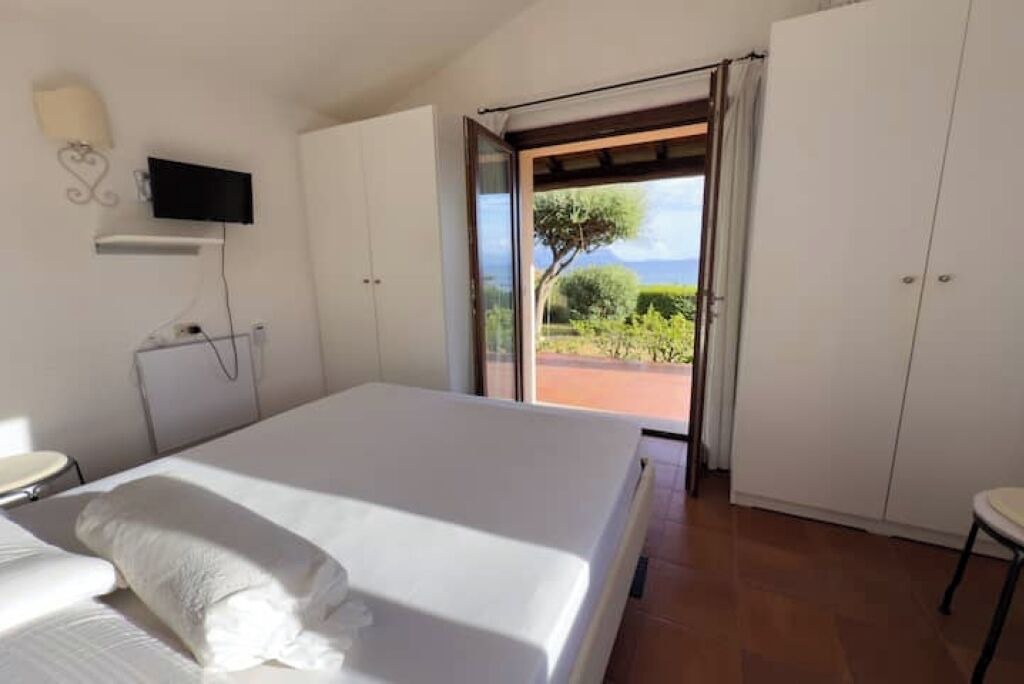 Photo of Bedroom in Baia Caddinas
