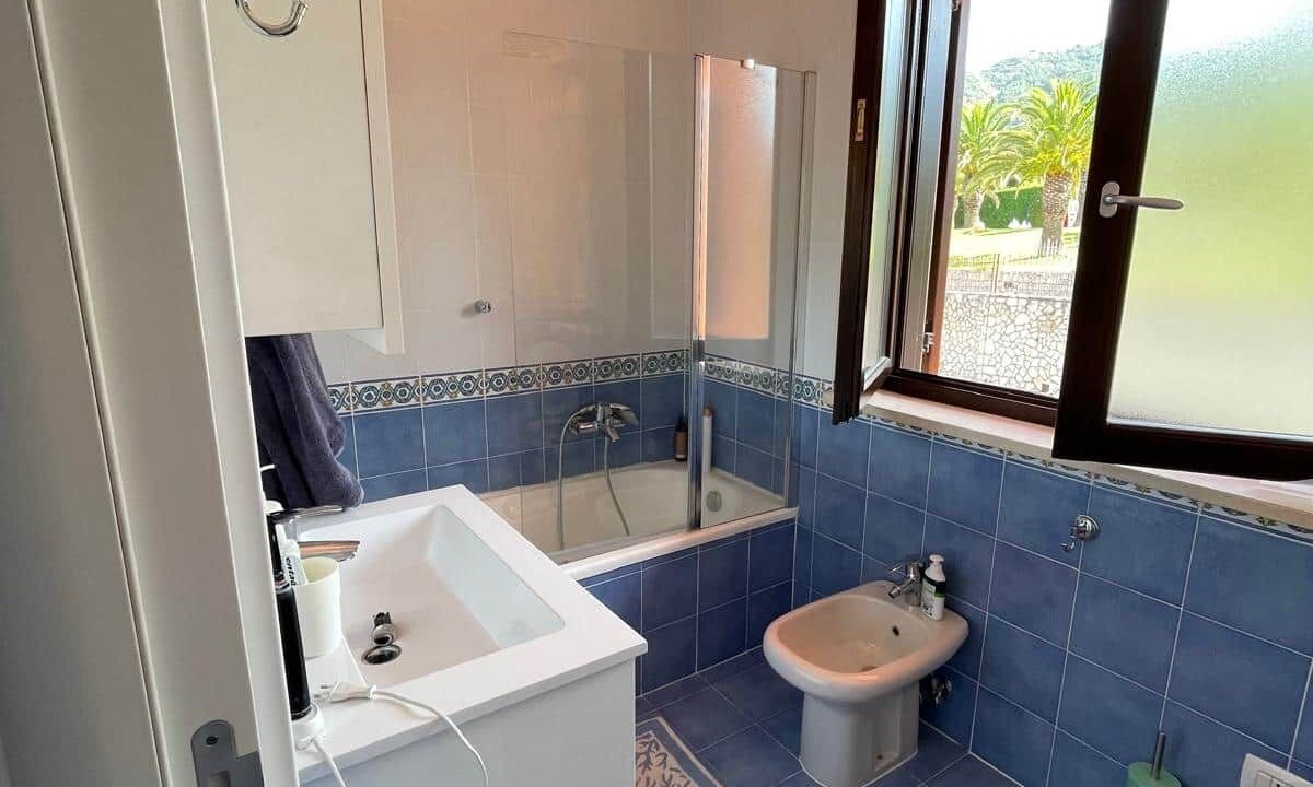 Photo of Bathroom in Belvedere Marittimo