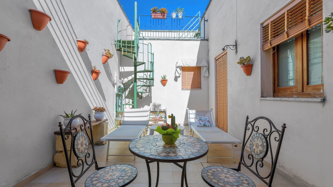 Photo of Patio Balcony in Vernole