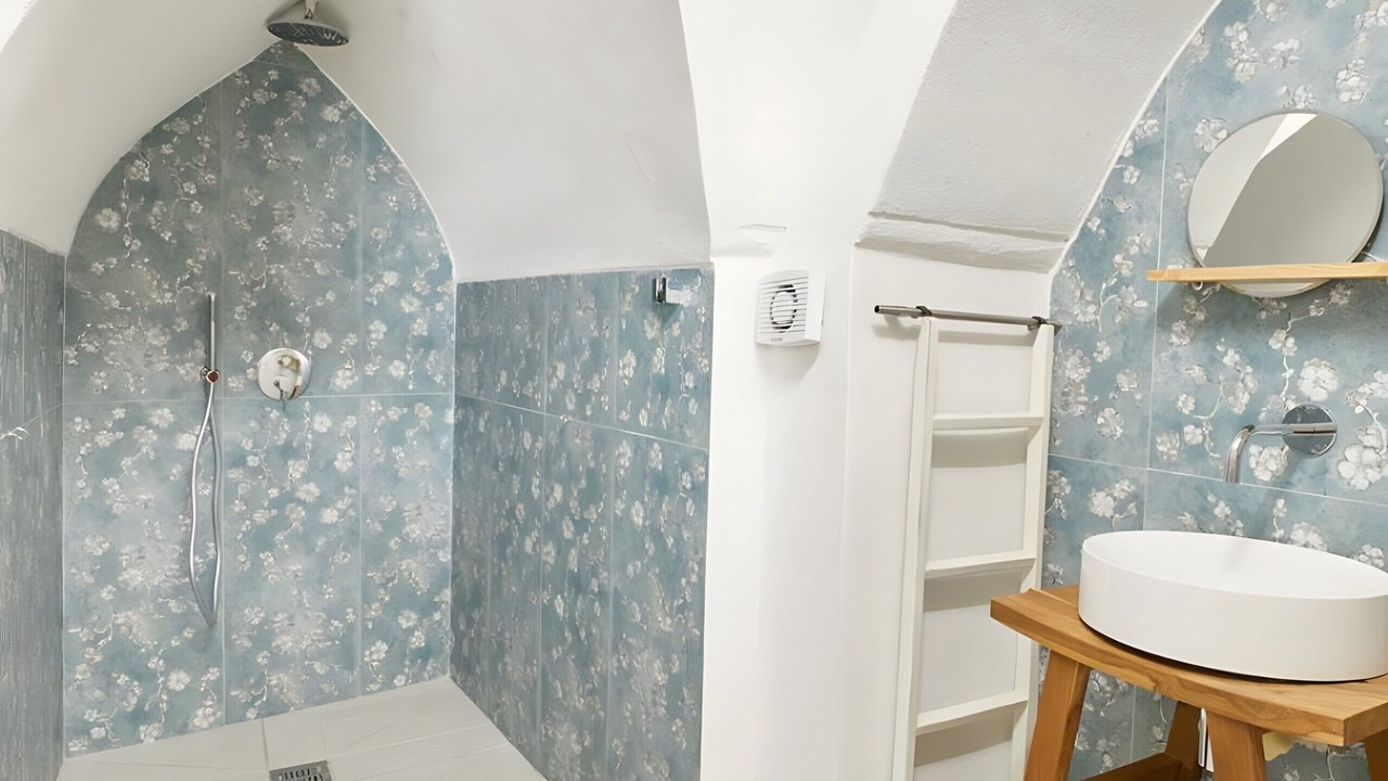 Photo of Bathroom in Gallipoli Historic Center