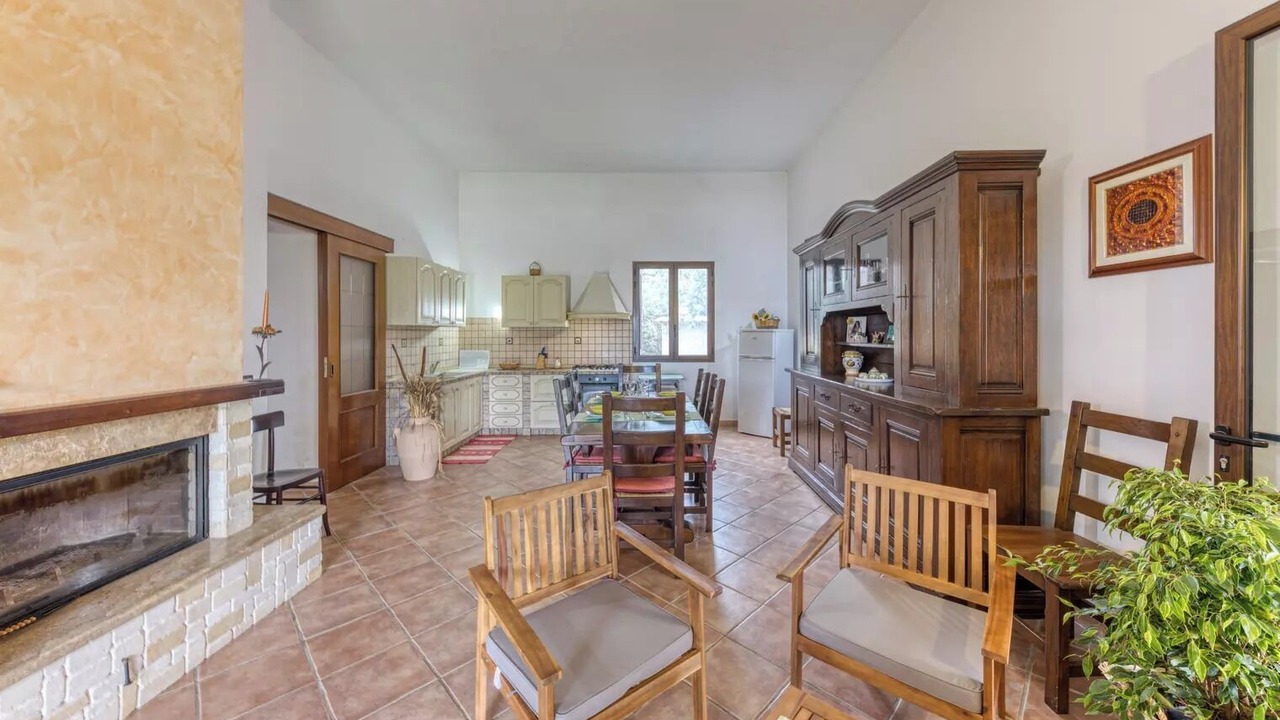 Photo of Livingroom in Diso