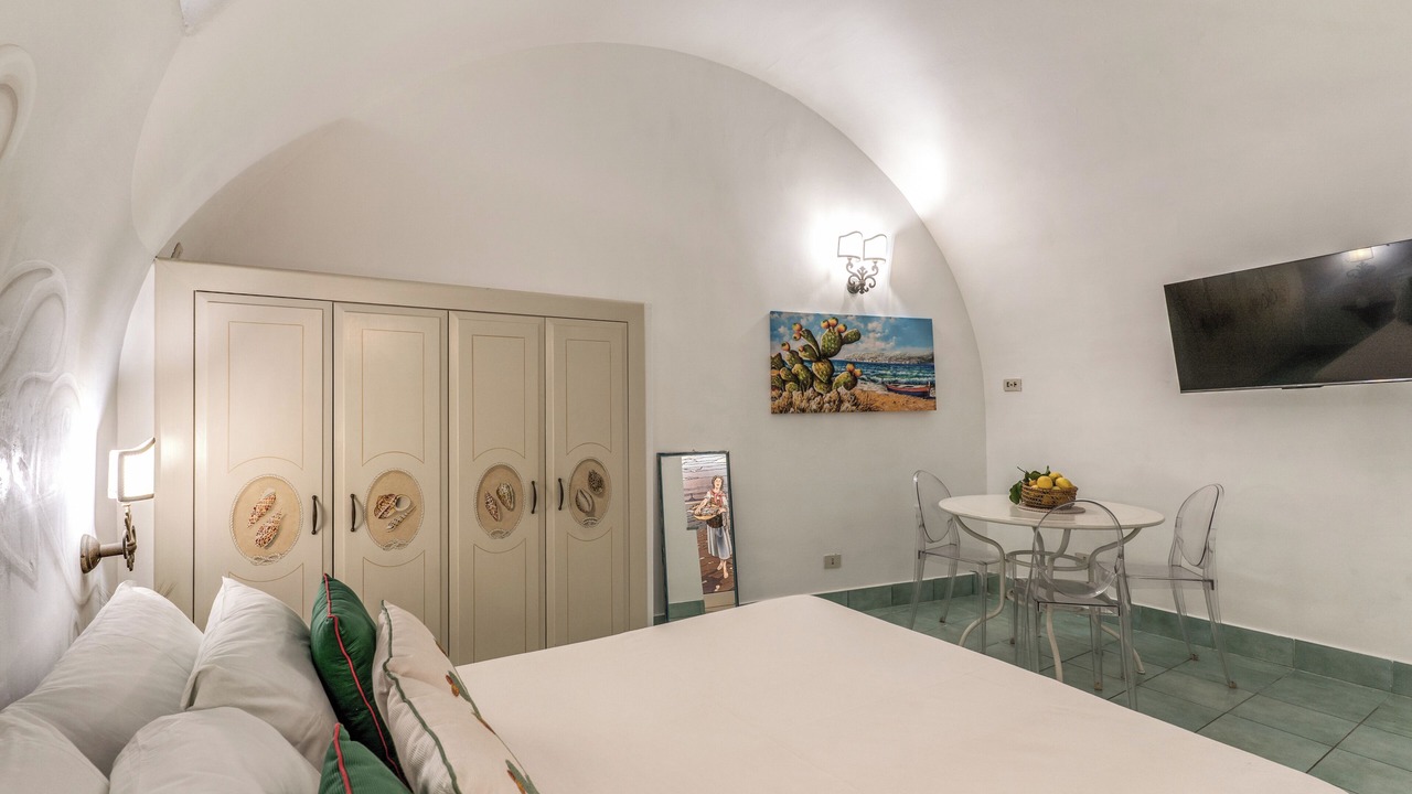 Photo of Bedroom in Gallipoli Historic Center