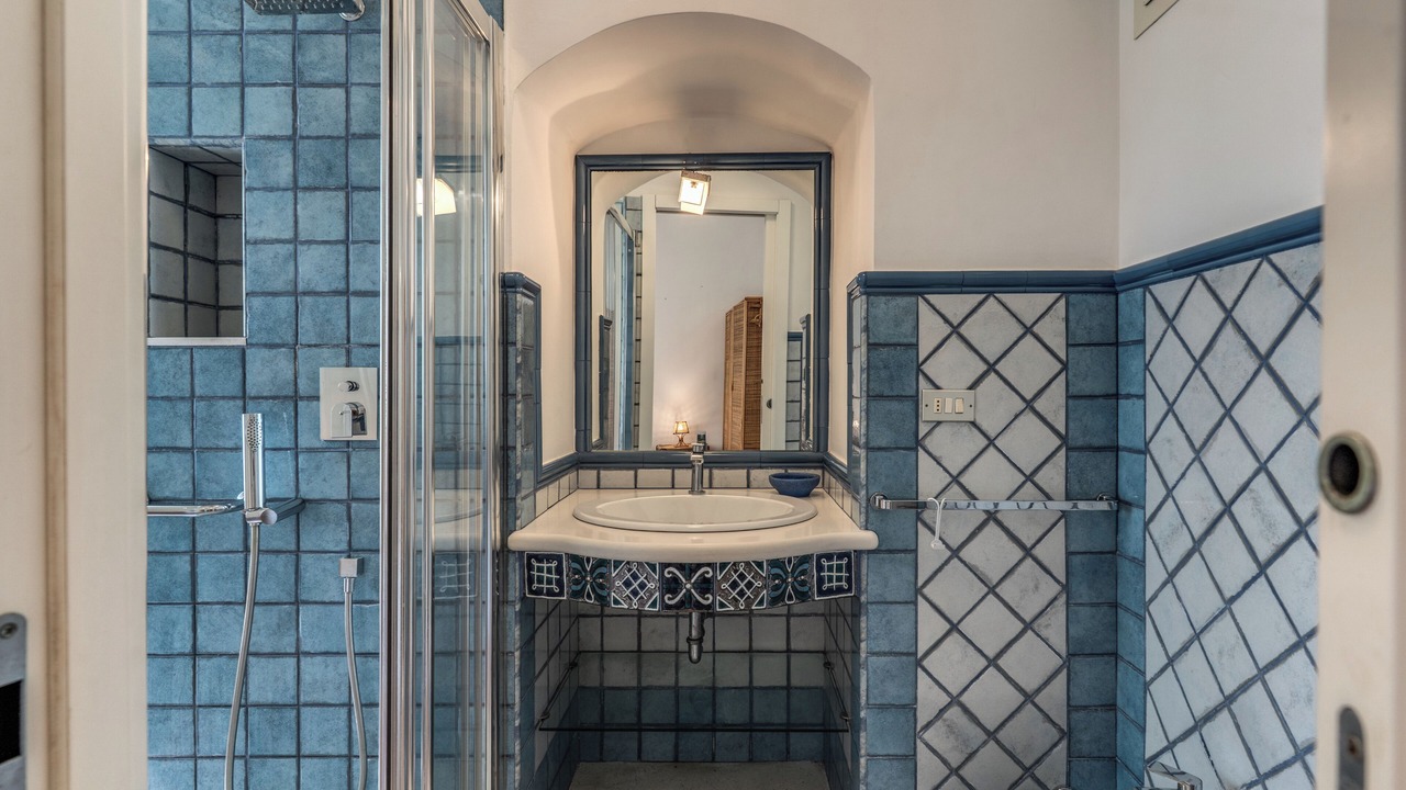 Photo of Bathroom in Gallipoli Historic Center