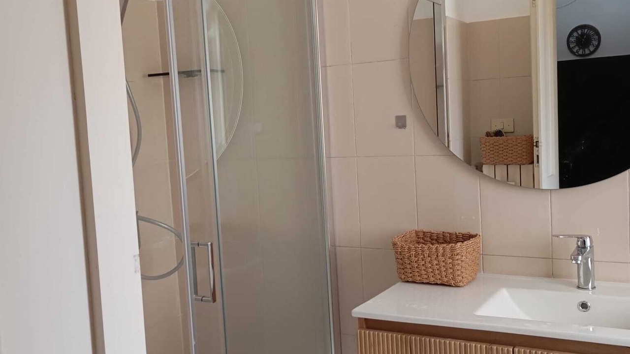 Photo of Bathroom in Parabita