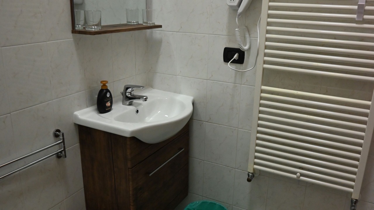 Photo of Bathroom in Brindisi Histotic Center