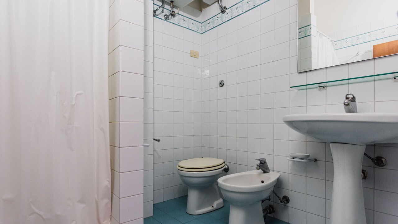 Photo of Bathroom in Brucoli