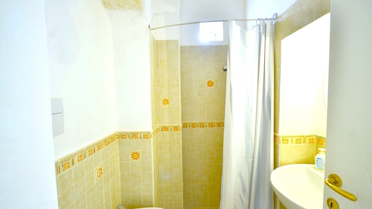 Photo of Bathroom in Ostuni Historic Centre