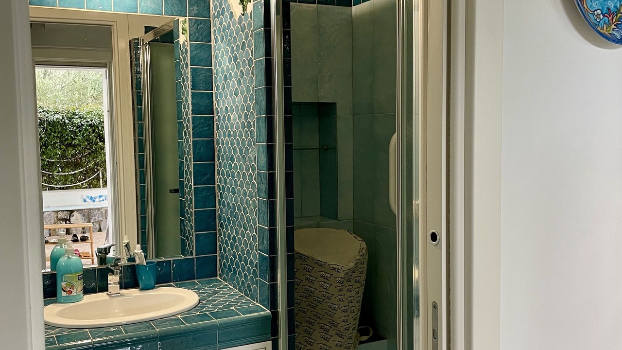 Photo of Bathroom in Scario
