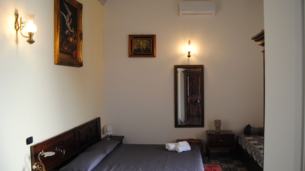 Photo of Bedroom in Gallipoli Historic Center