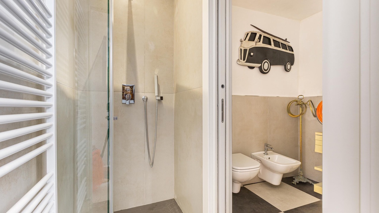 Photo of Bathroom in Parabita
