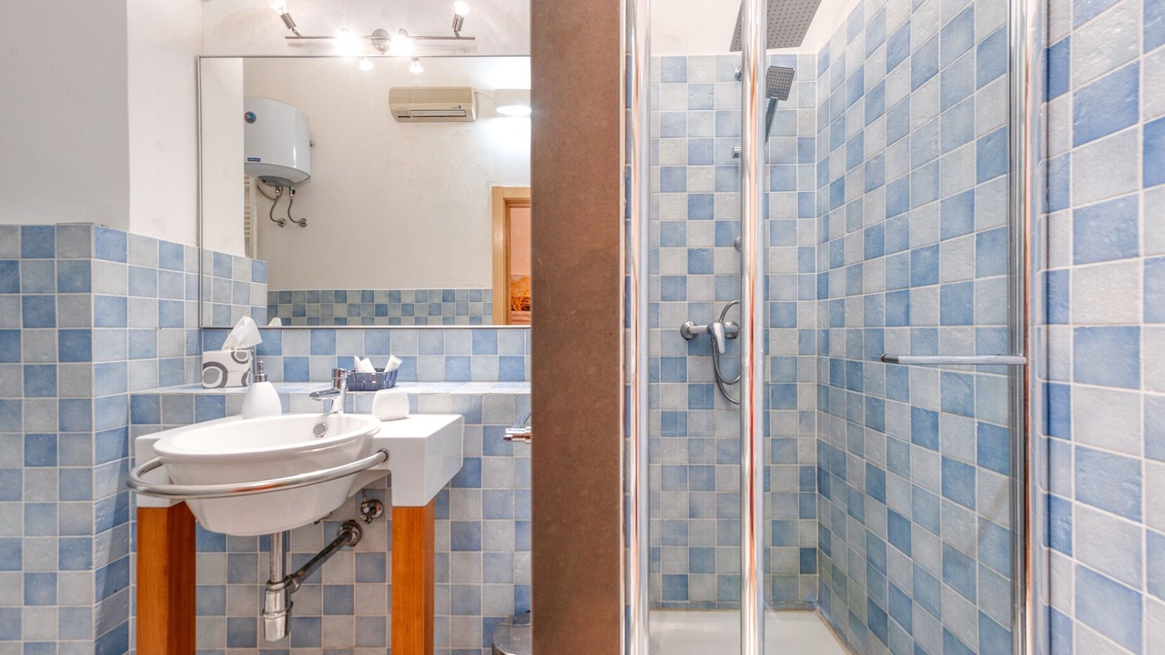 Photo of Bathroom in Brindisi Histotic Center