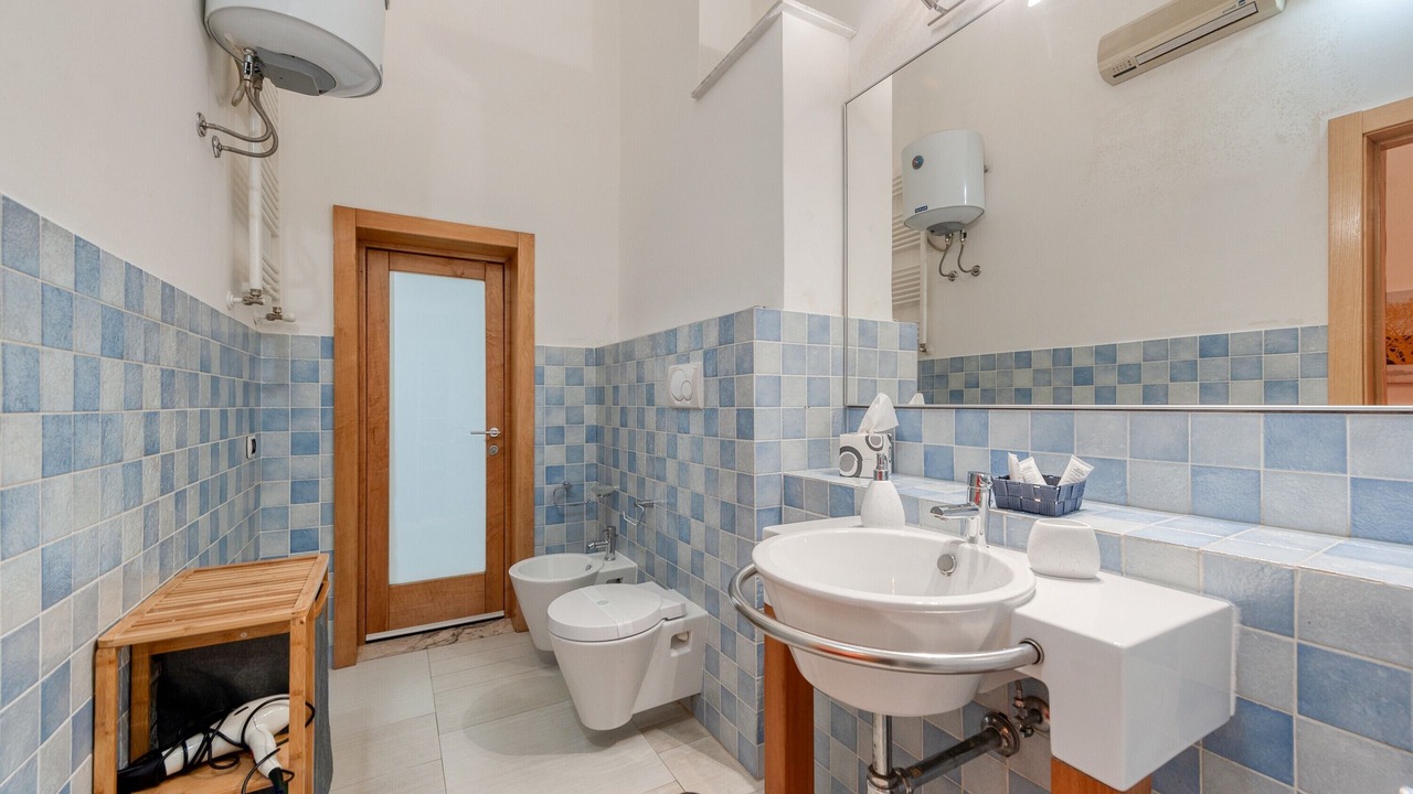Photo of Bathroom in Brindisi Histotic Center