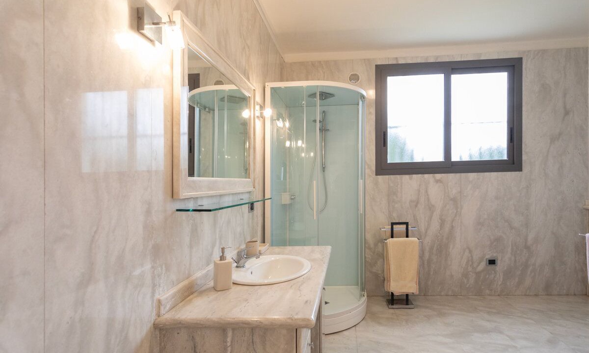 Photo of Bathroom in Alliste