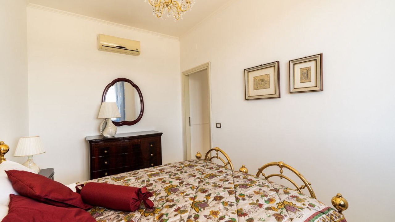 Photo of Bedroom in Trani