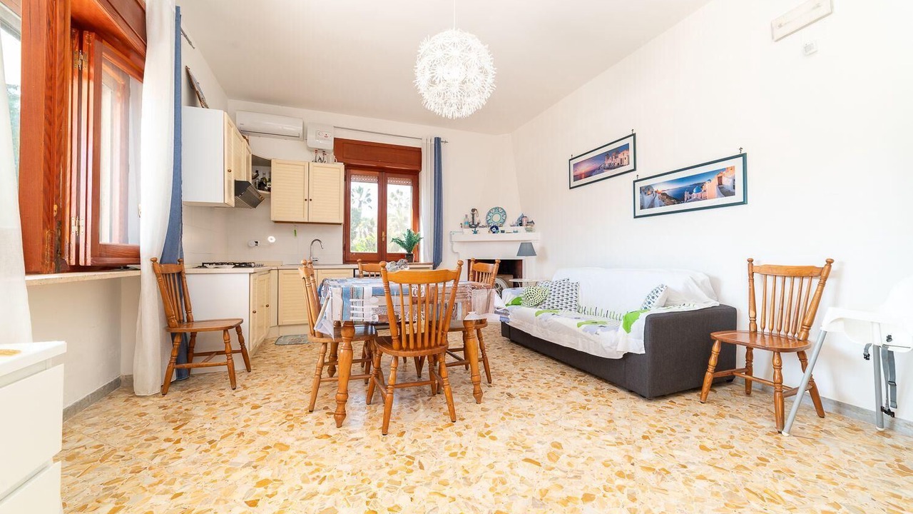 Photo of Livingroom in Torre Santa Sabina