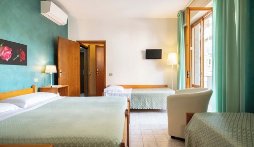 Family Quadruple Room, Balcony, Garden View