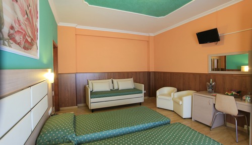Triple Room