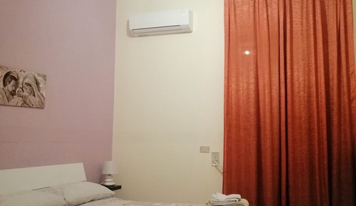 Basic Double Room, 1 King Bed, Park View