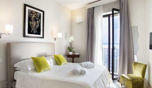 Classic Double Room, Partial Sea View