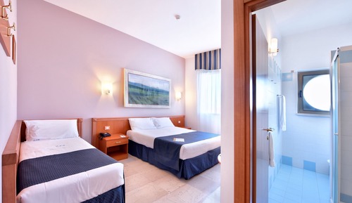 Comfort Triple Room
