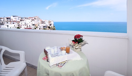 Standard Double Room, Sea View (frontale)