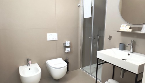Luxury Quadruple Room, City View