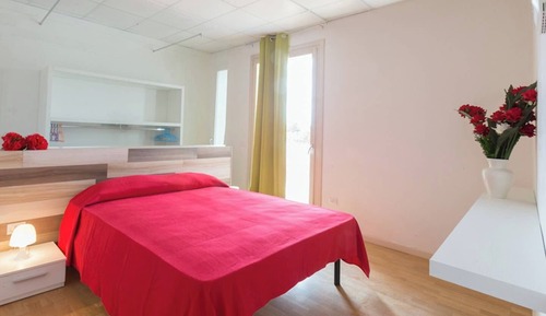 Deluxe Suite, Kitchen, Garden View