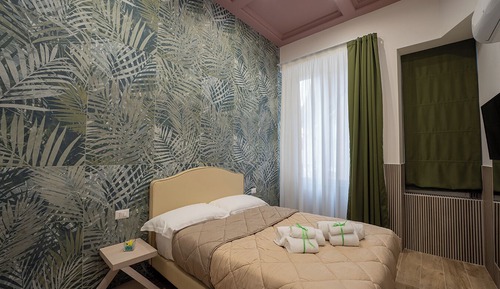 Superior Room, Courtyard View, Annex Building (Via Guglielmo S. Felice 24)