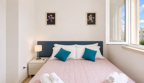 House, 2 Bedrooms, Patio