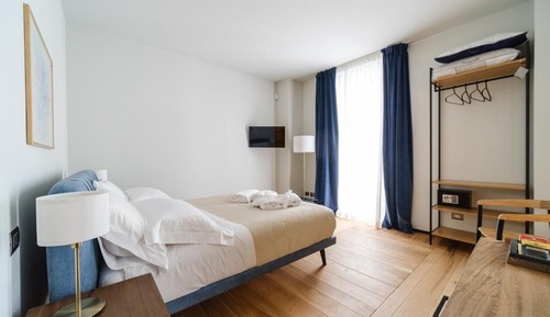 Deluxe Double Room, 1 Queen Bed, Balcony, City View