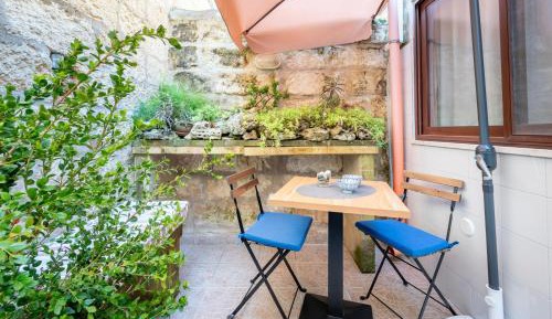 Two-Bedroom Deluxe Apartment with Garden View