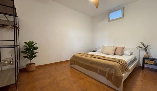 One-Bedroom Apartment with Garden