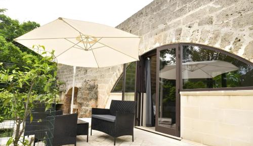 One-Bedroom Apartment with Garden View