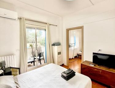 Quadruple Room with Private Bathroom