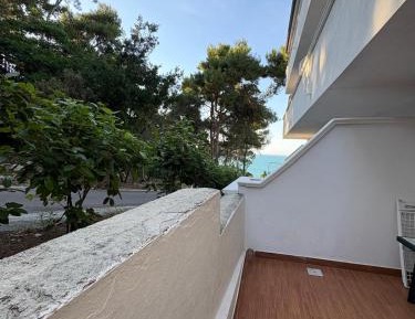 Studio Apartment with Balcony
