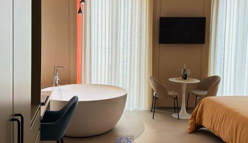 King Room with Spa Bath