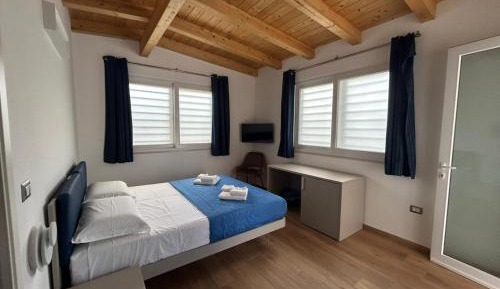 Queen Room with Pool View