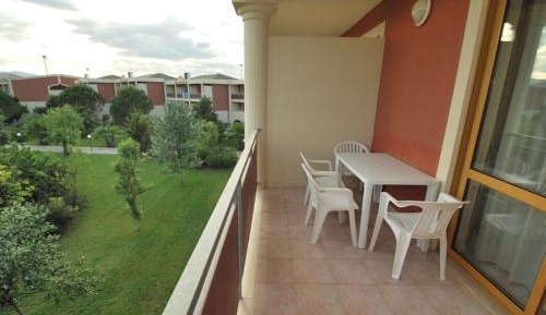 One-Bedroom Apartment (5 Adults)