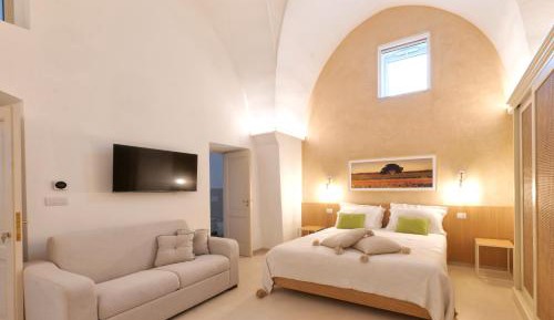 Queen Room with Spa Bath