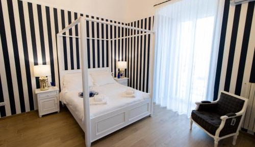 Deluxe Double Room with Balcony and Sea View