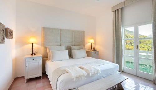 Double Room with Balcony and Sea View